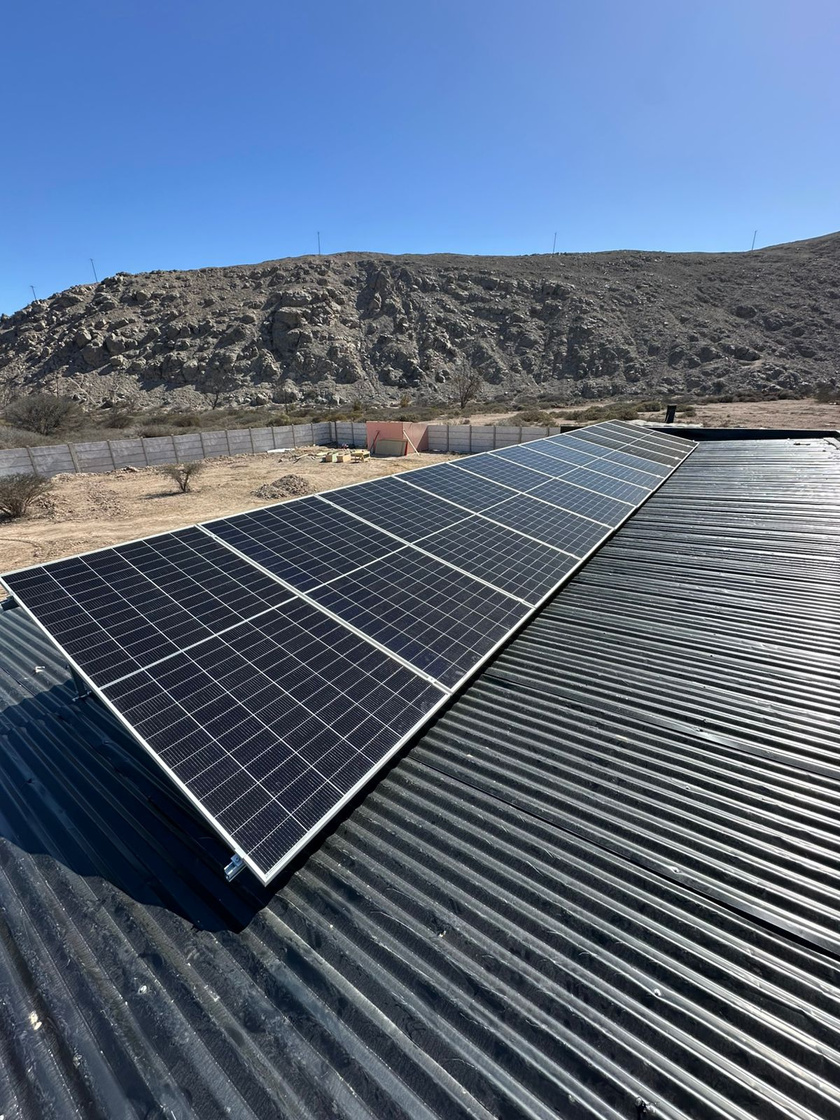 Sistema Eléctrico y Solar · Piedra Colgada